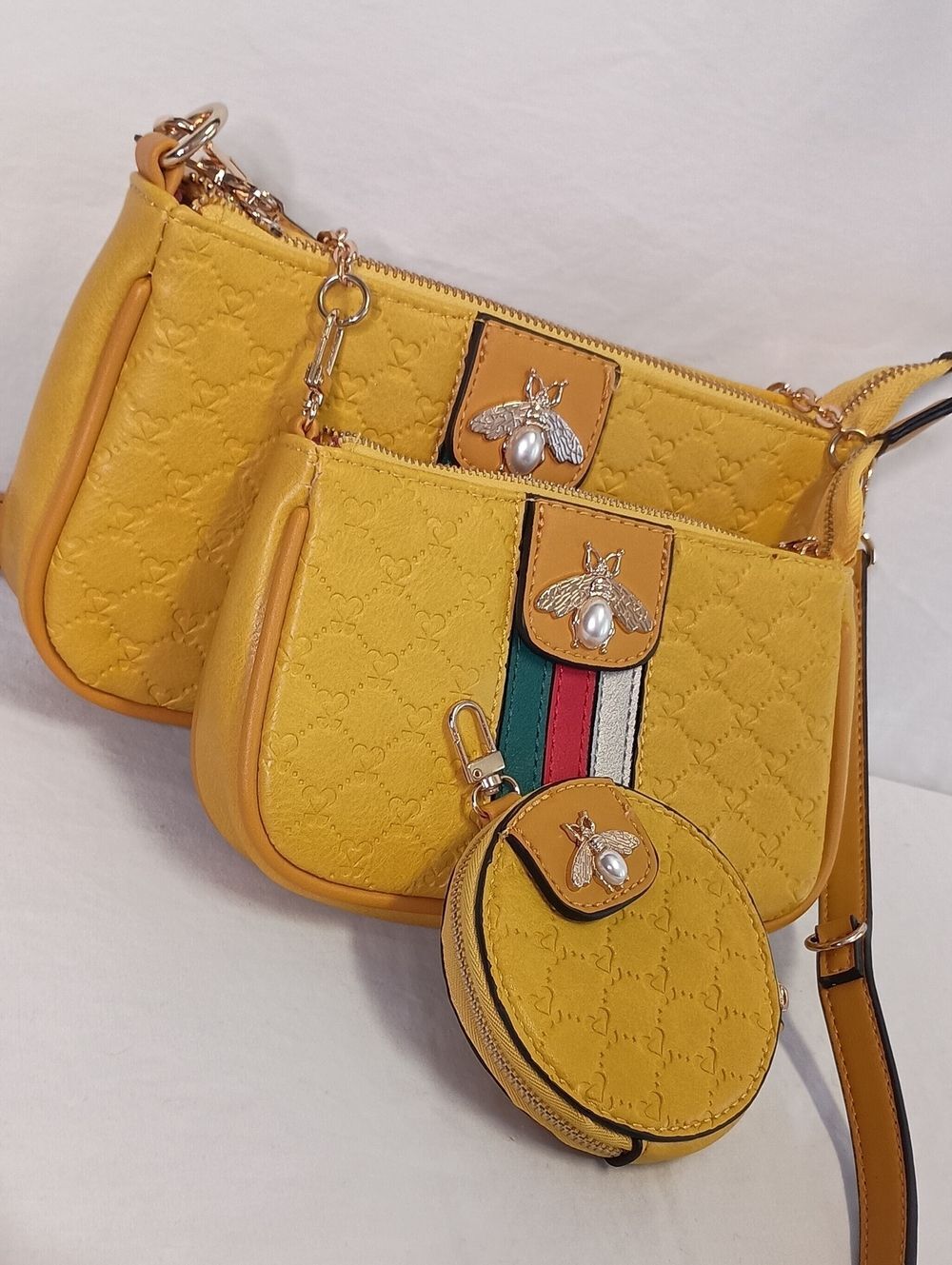 Fashion handbag/purse with a unique mustard yellow embossed heart design - Picture 3 of 8